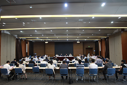 市政府发展研究中心召开2025年5-8月工作研讨交流会